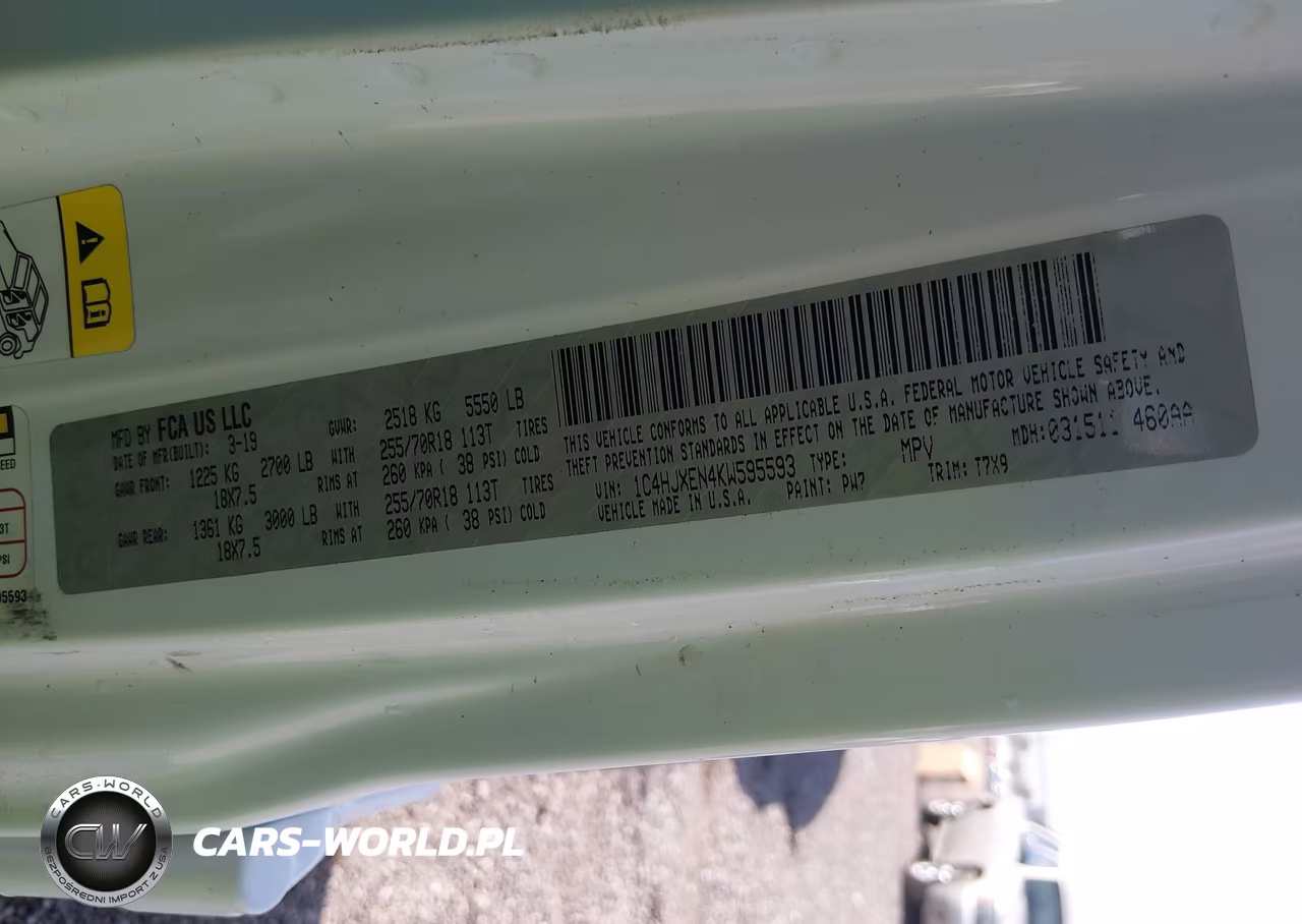 2019 Jeep Wrangler Unlimited Sahara 4X4 VIN:1C4HJXEN4KW595593 - 9