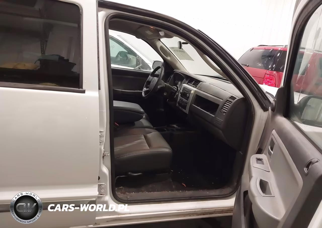 2008 Dodge Dakota Laramie VIN:1D7HW58N48S602680 - 5