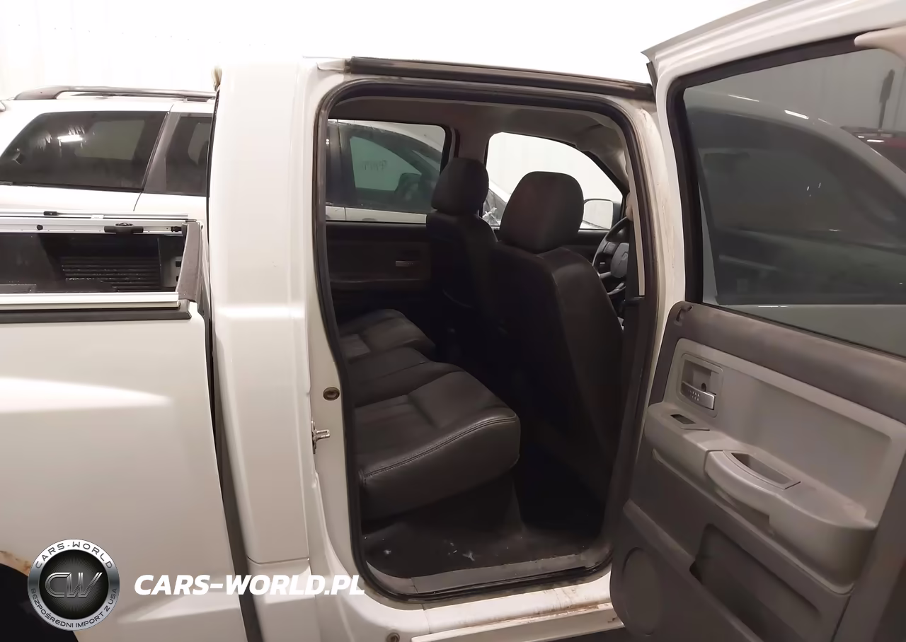 2008 Dodge Dakota Laramie VIN:1D7HW58N48S602680 - 8