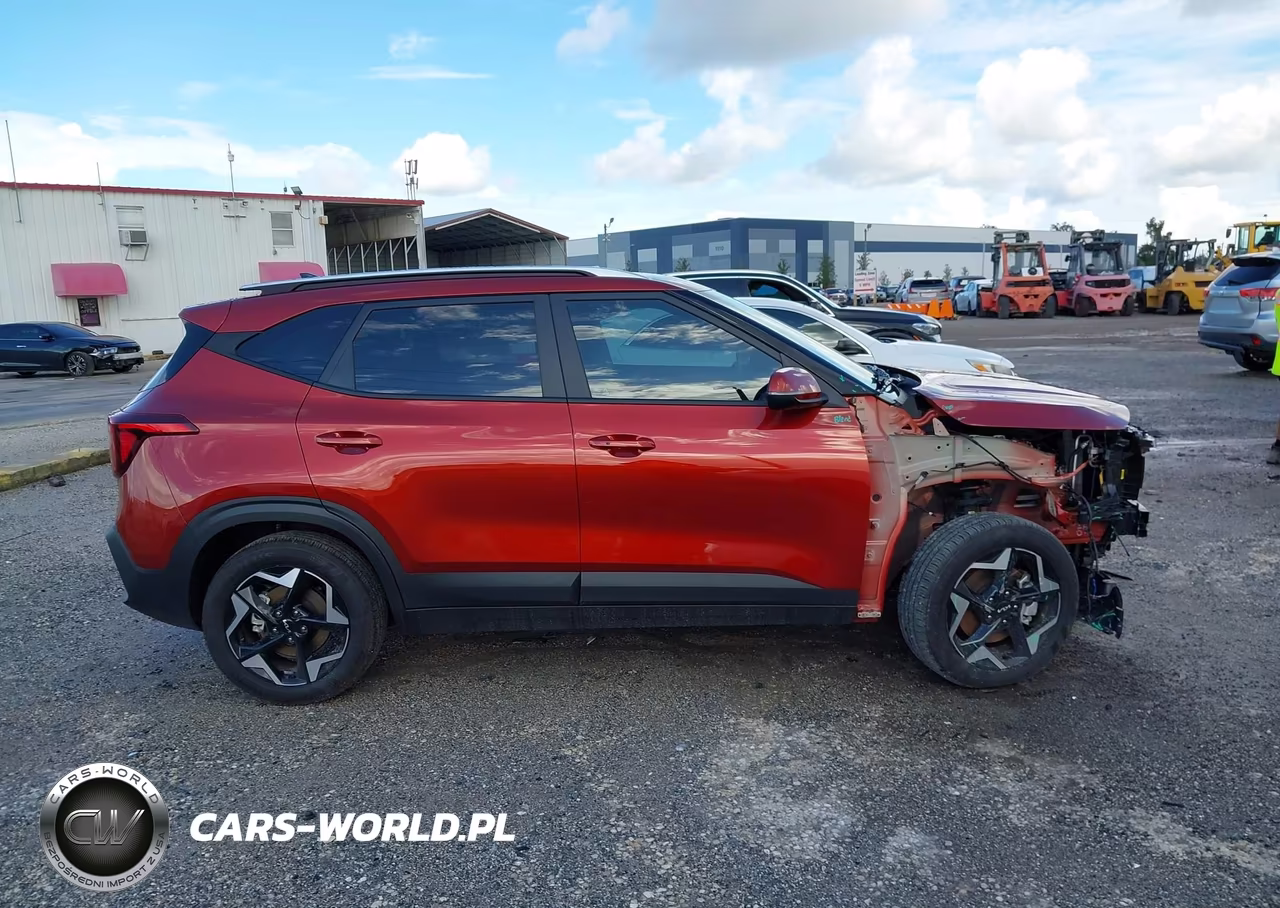 2025 Kia Seltos S VIN:KNDEUCAA9S7732513 - 13