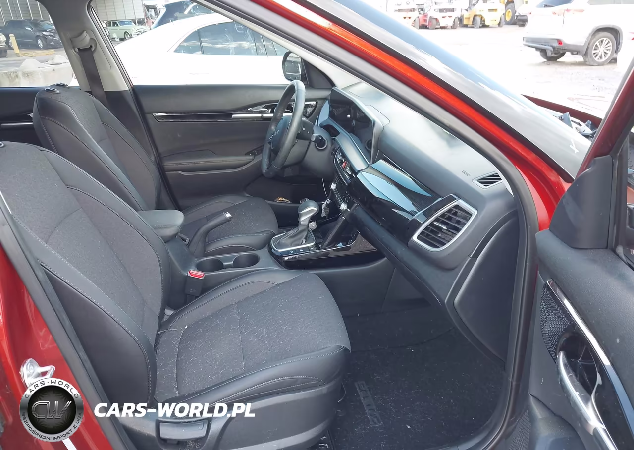 2025 Kia Seltos S VIN:KNDEUCAA9S7732513 - 5