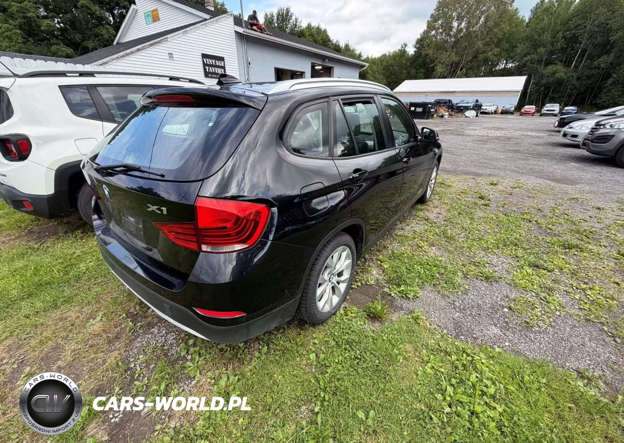 2014 BMW X1 xDrive28I VIN:WBAVL1C52EVY11400 - 4