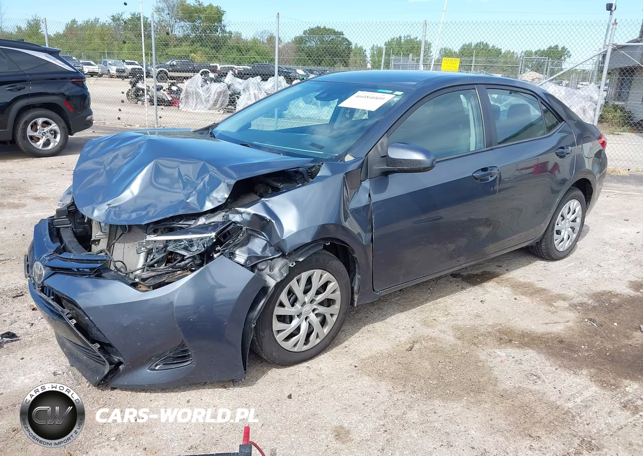 2018 Toyota Corolla Le VIN:5YFBURHE4JP841585 - 2