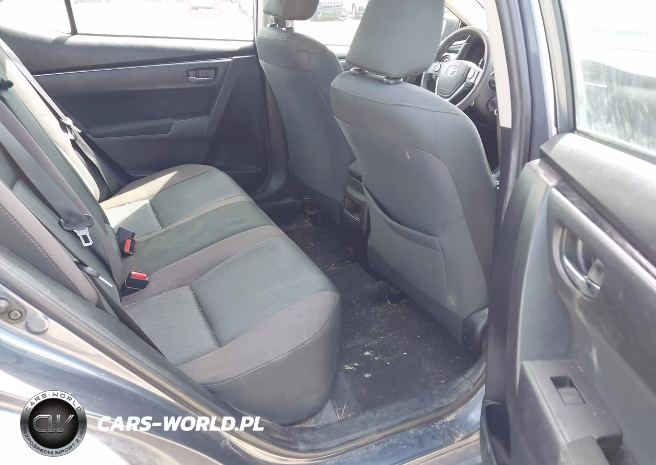 2018 Toyota Corolla Le VIN:5YFBURHE4JP841585 - 8
