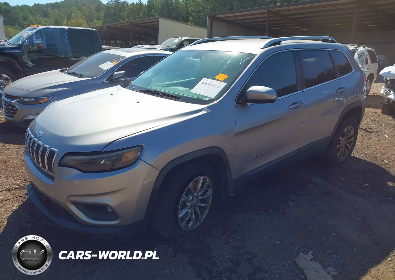 2019 Jeep Cherokee Latitude Plus Fwd VIN:1C4PJLLB0KD151331 - 2