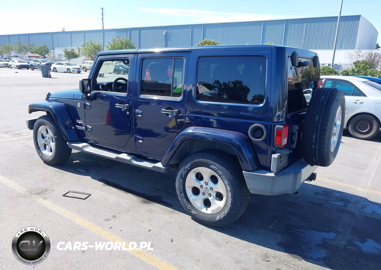 2013 Jeep Wrangler Unlimited Sahara VIN:1C4HJWEG3DL527026 - 3