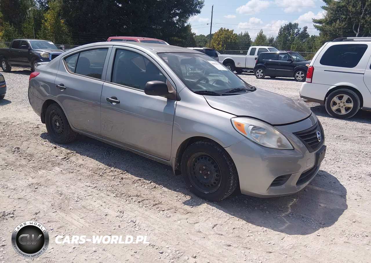2013 Nissan Versa 1.6 S+