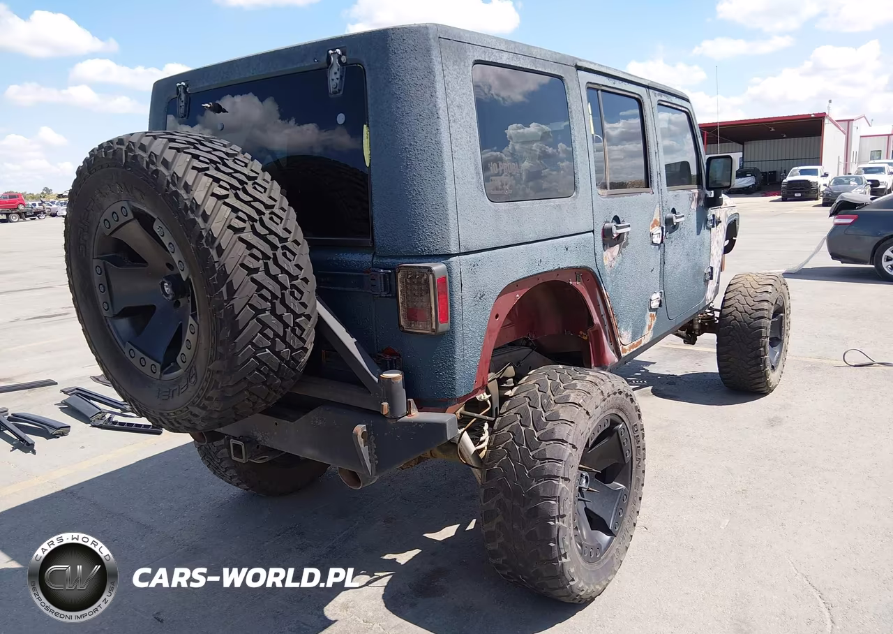 2008 Jeep Wrangler Unlimited Rubicon VIN:1J4GA69148L588872 - 4