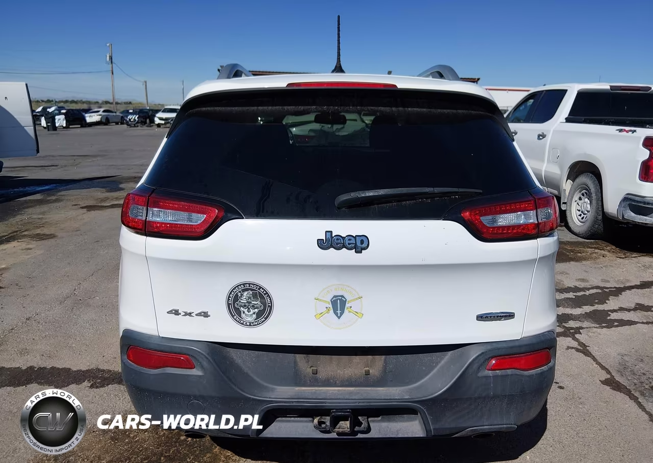2014 Jeep Cherokee Latitude VIN:1C4PJMCSXEW192564 - 16