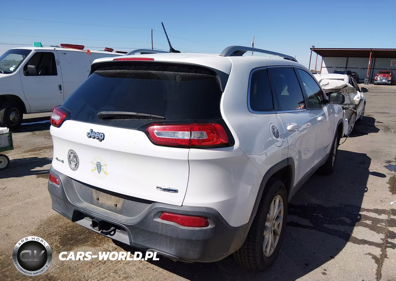 2014 Jeep Cherokee Latitude VIN:1C4PJMCSXEW192564 - 4
