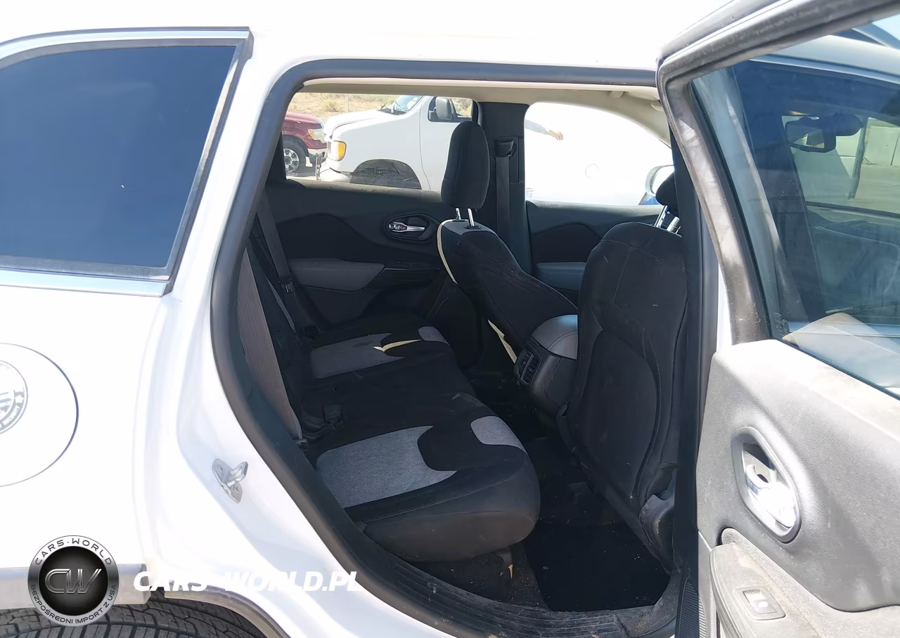 2014 Jeep Cherokee Latitude VIN:1C4PJMCSXEW192564 - 8