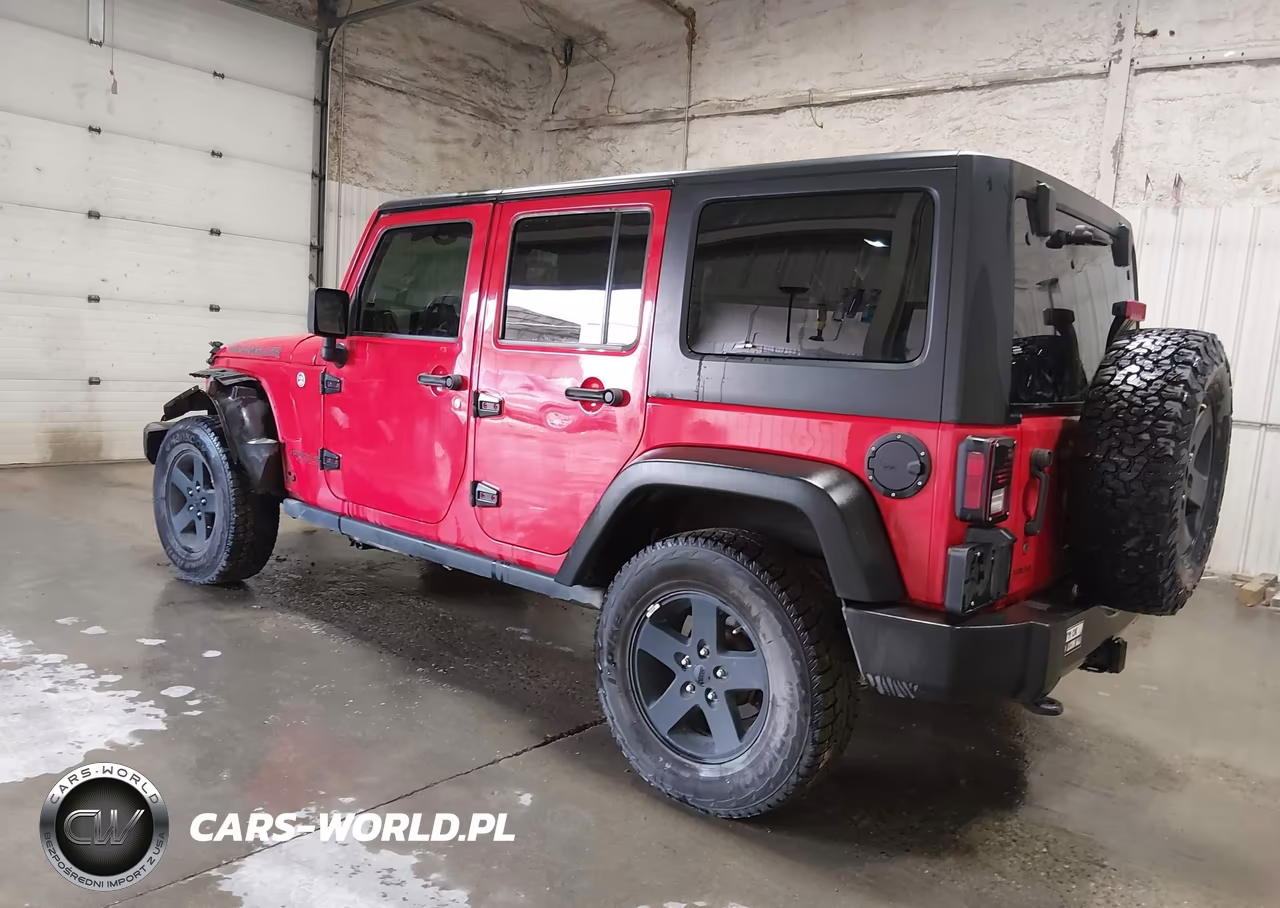 2017 Jeep Wrangler Unlimited Big Bear 4X4 VIN:1C4BJWDG0HL690861 - 3