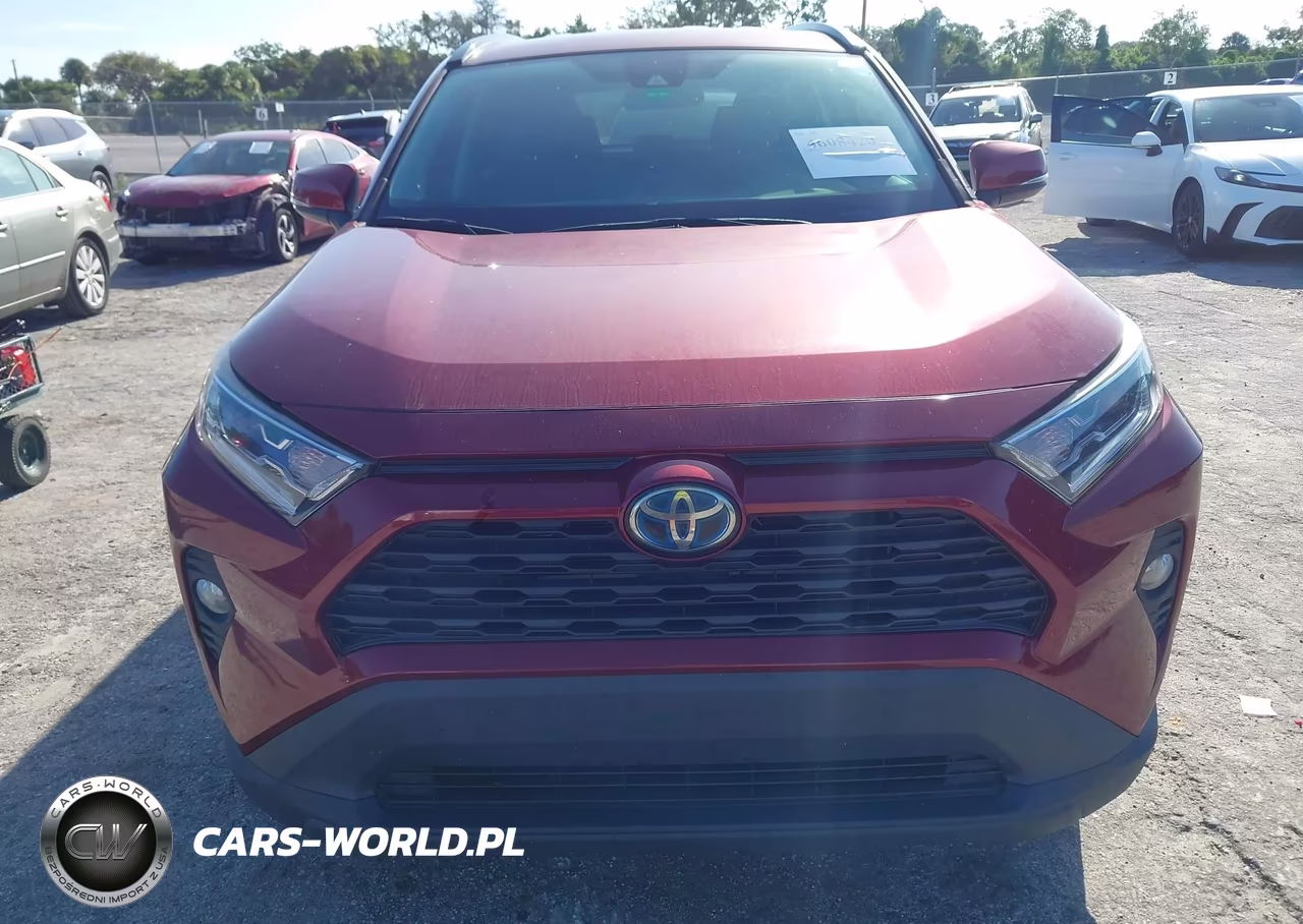 2021 Toyota Rav4 Hybrid Xle VIN:4T3RWRFV1MU040800 - 12