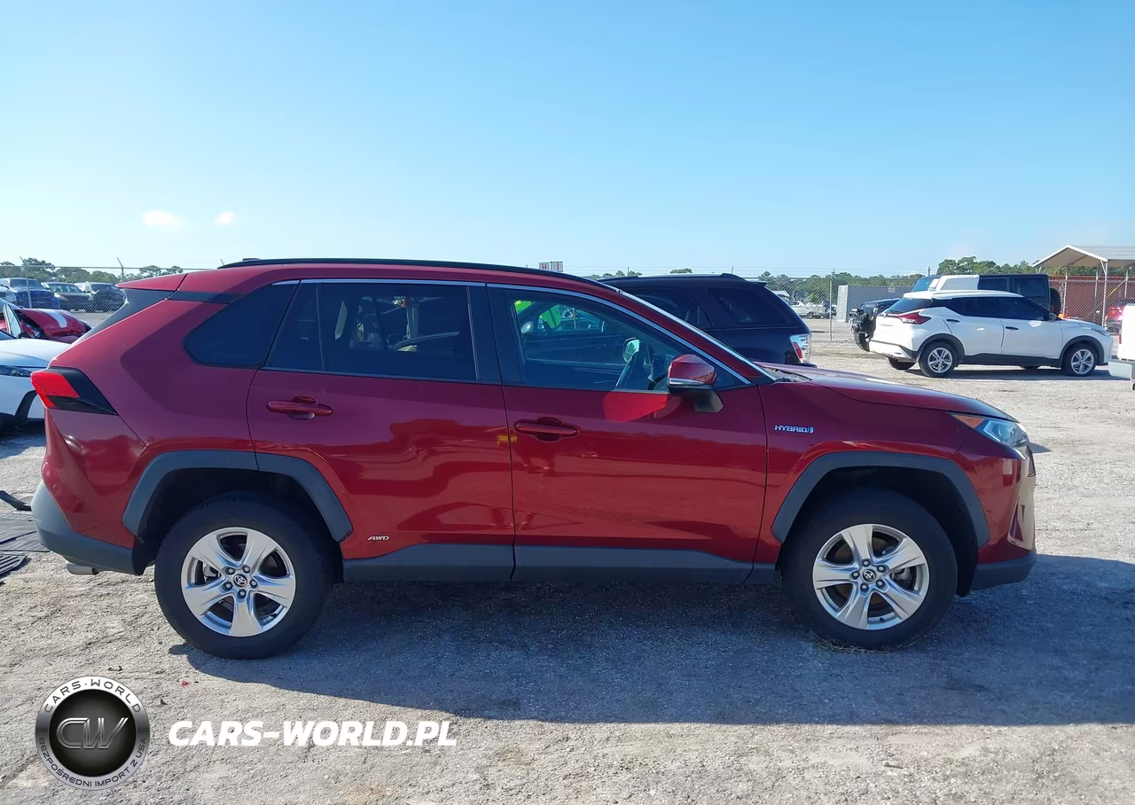 2021 Toyota Rav4 Hybrid Xle VIN:4T3RWRFV1MU040800 - 13
