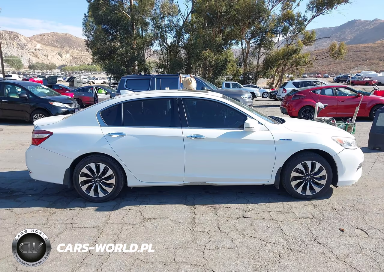 2017 Honda Accord Hybrid Ex-L VIN:JHMCR6F52HC002057 - 13