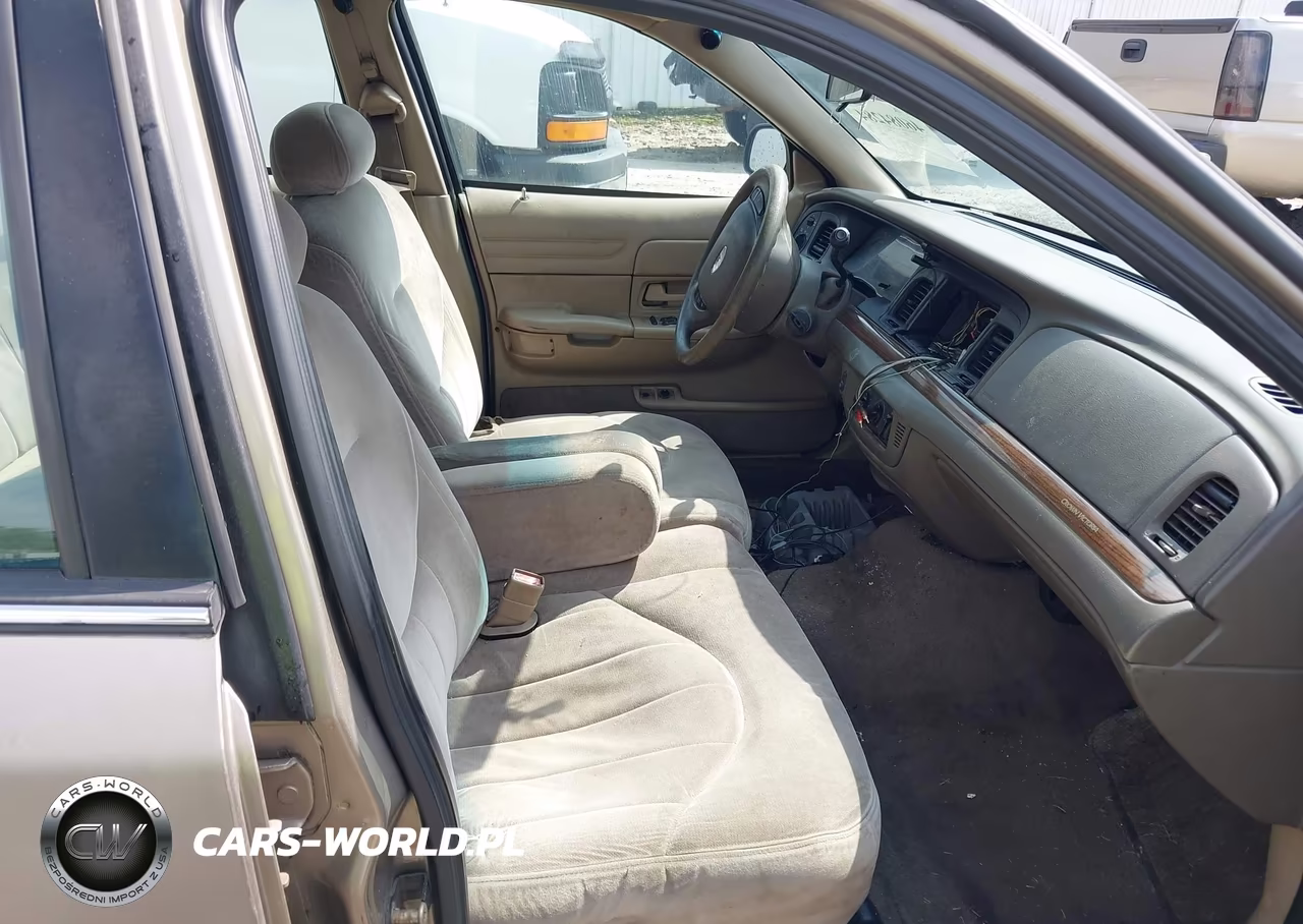 2001 Ford Crown Victoria VIN:2FAFP73W41X179361 - 5