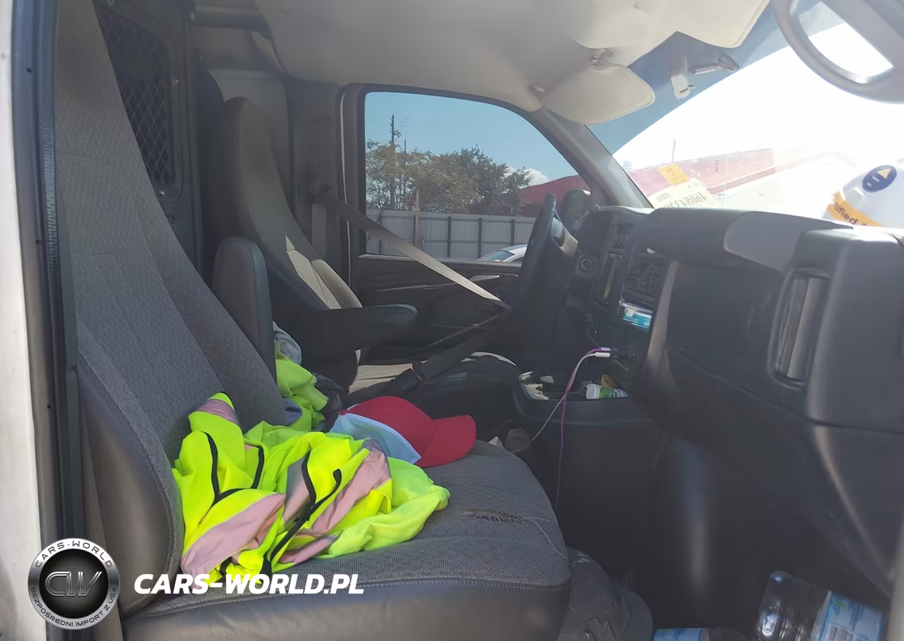 2014 Chevrolet Express 2500 Work Van VIN:1GCWGFCA0E1208538 - 5