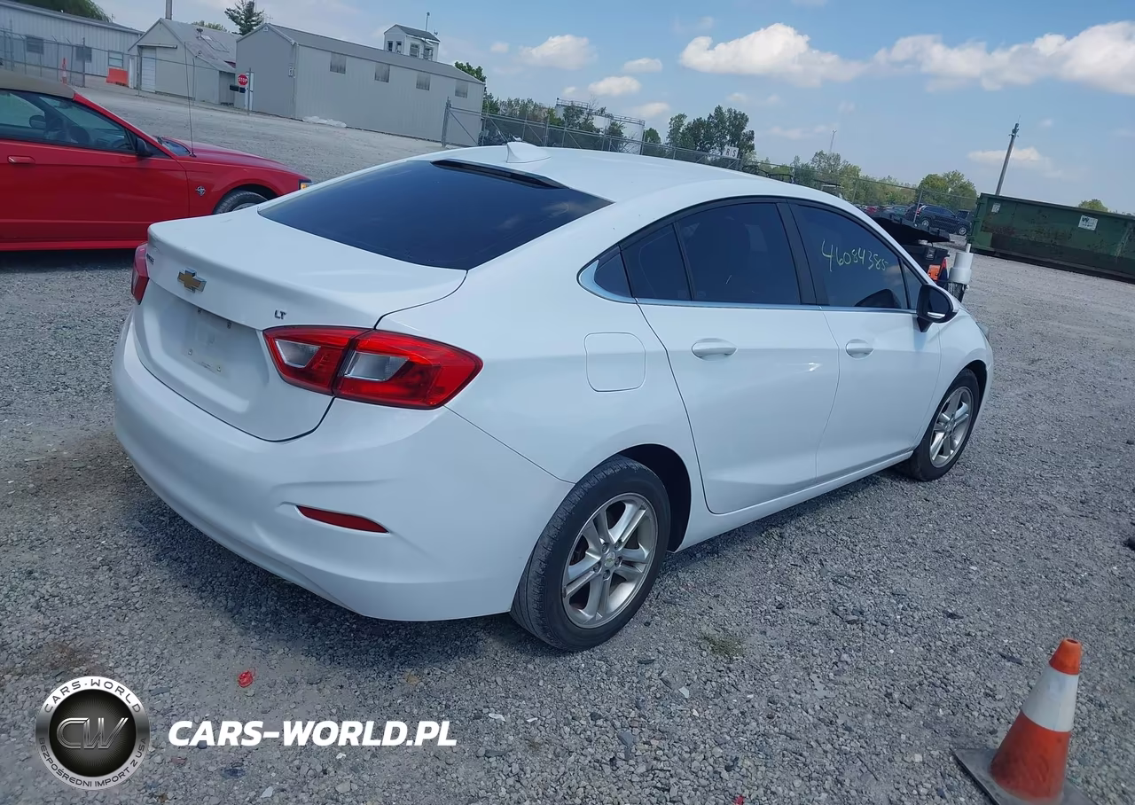 2018 Chevrolet Cruze Lt Auto VIN:1G1BE5SMXJ7102401 - 4