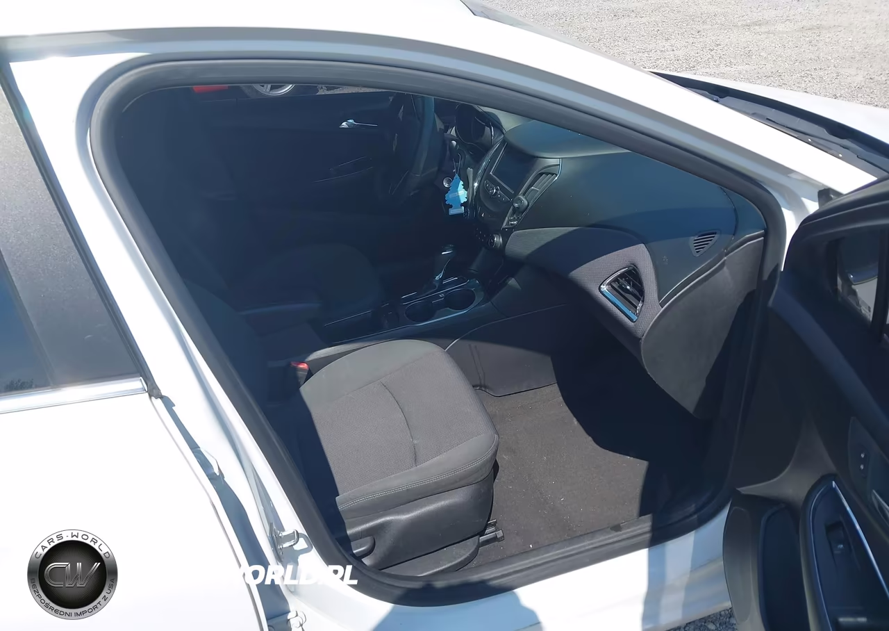 2018 Chevrolet Cruze Lt Auto VIN:1G1BE5SMXJ7102401 - 5