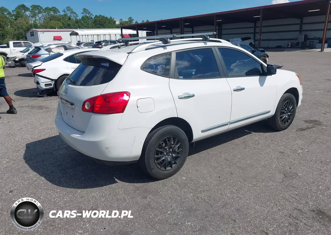 2015 Nissan Rogue Select S VIN:JN8AS5MT0FW658055 - 4