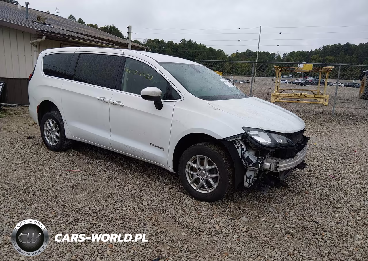 2022 Chrysler Voyager Lx – zdjęcie 1 z 17