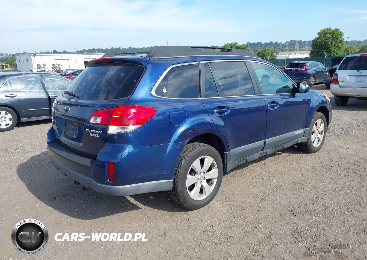 2010 Subaru Outback 2.5I Premium VIN:4S4BRBCC3A3352808 - 4