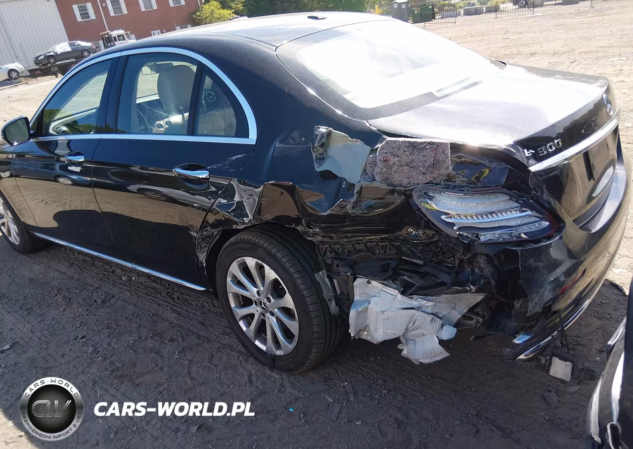 2018 Mercedes-Benz E 300 4Matic VIN:WDDZF4KB0JA306872 - 3
