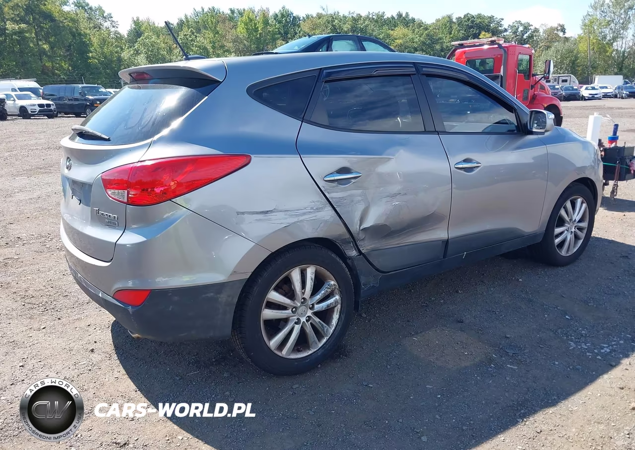 2010 Hyundai Tucson Limited VIN:KM8JU3AC4AU022124 - 4