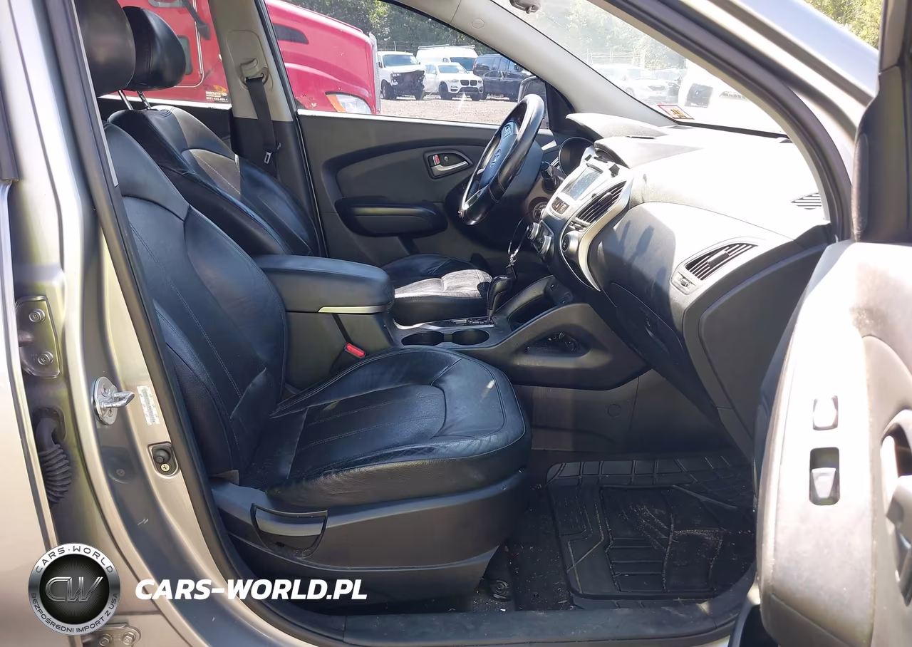2010 Hyundai Tucson Limited VIN:KM8JU3AC4AU022124 - 5