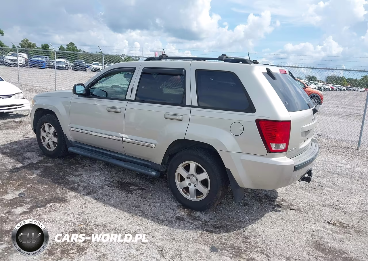 2010 Jeep Grand Cherokee Laredo VIN:1J4PS4GK0AC124271 - 3