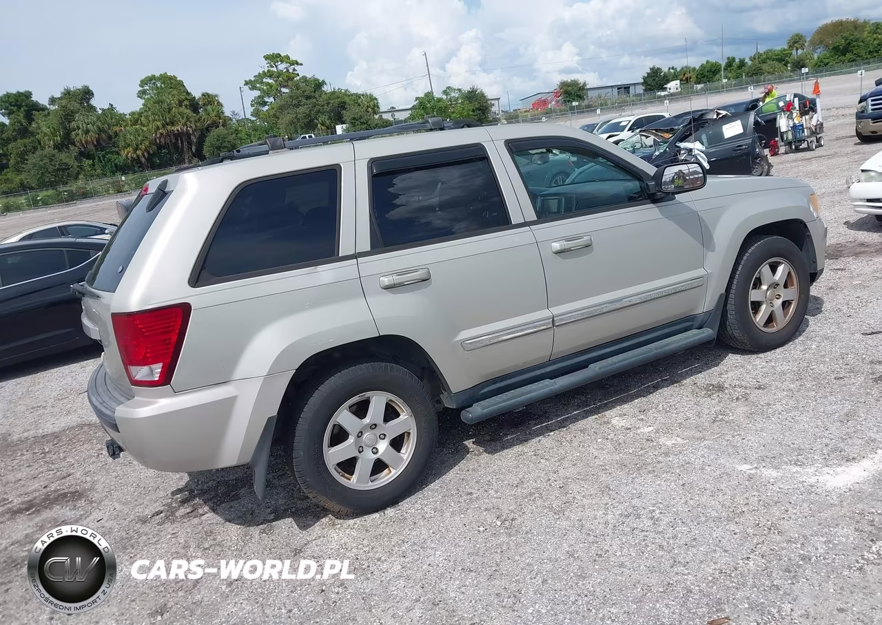 2010 Jeep Grand Cherokee Laredo VIN:1J4PS4GK0AC124271 - 4