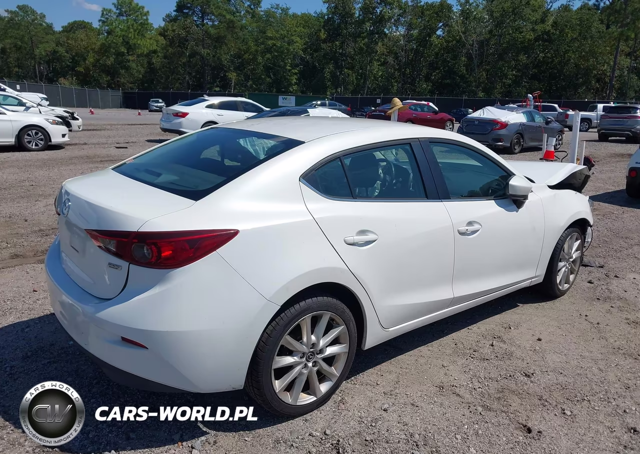 2017 Mazda Mazda3 Touring VIN:3MZBN1V7XHM109853 - 4