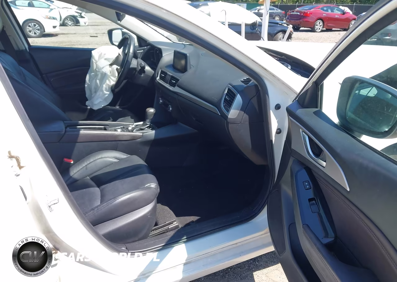 2017 Mazda Mazda3 Touring VIN:3MZBN1V7XHM109853 - 5