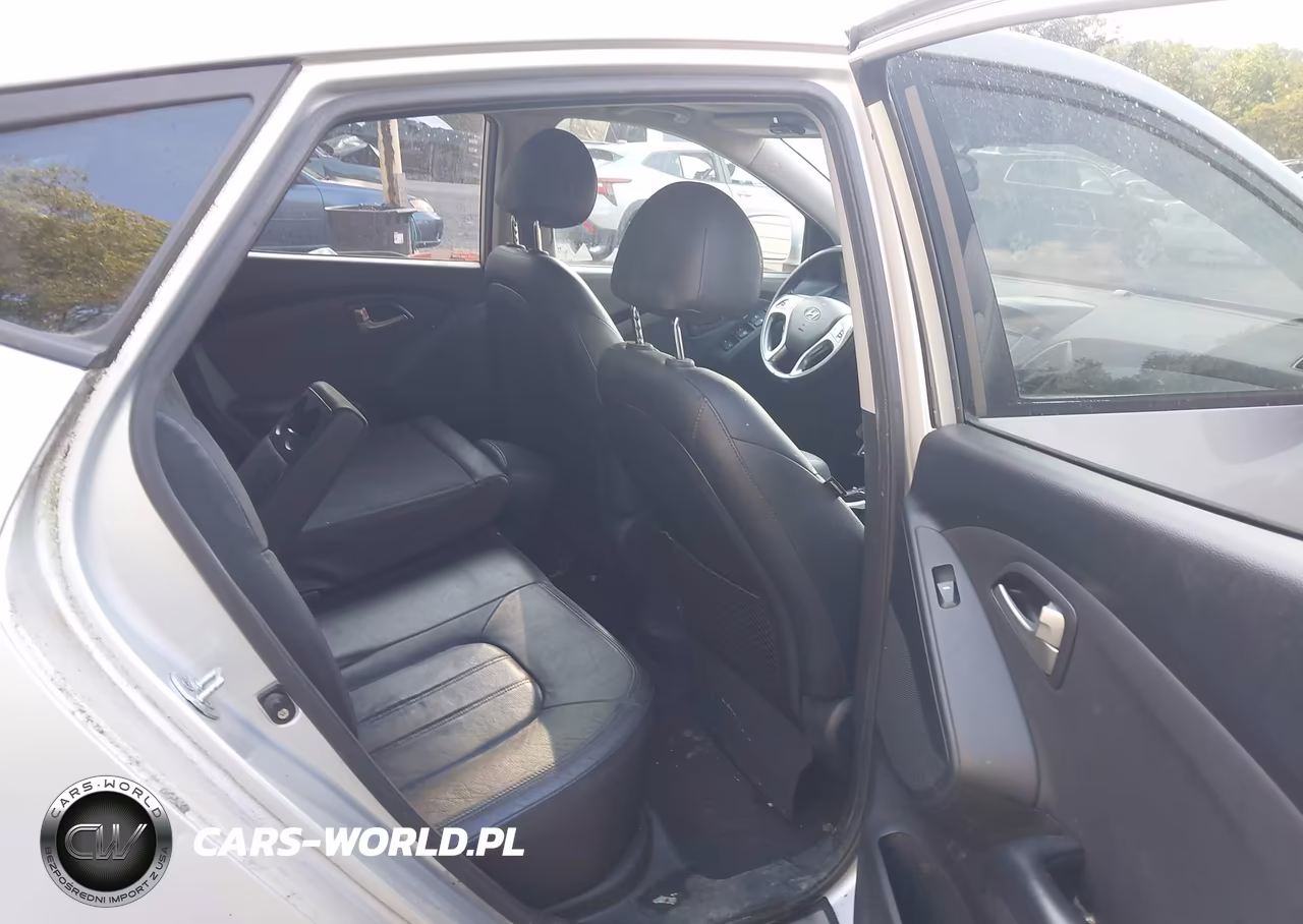 2010 Hyundai Tucson Limited VIN:KM8JU3AC7AU082608 - 8