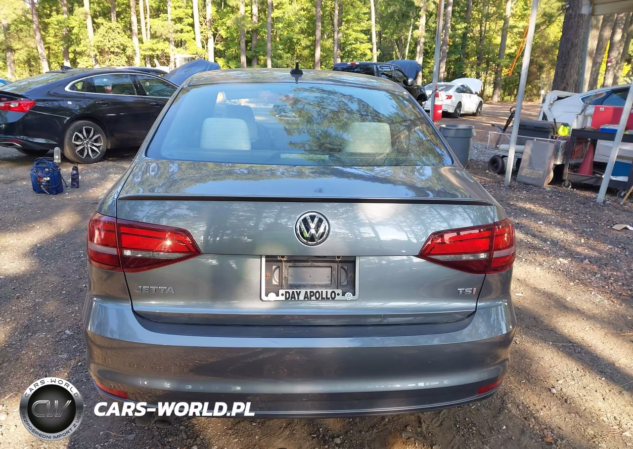 2016 Volkswagen Jetta 1.8T Sport VIN:3VWD17AJXGM298298 - 16