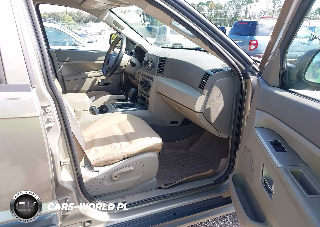 2005 Jeep Grand Cherokee Laredo VIN:1J4GS48K35C567096 - 5