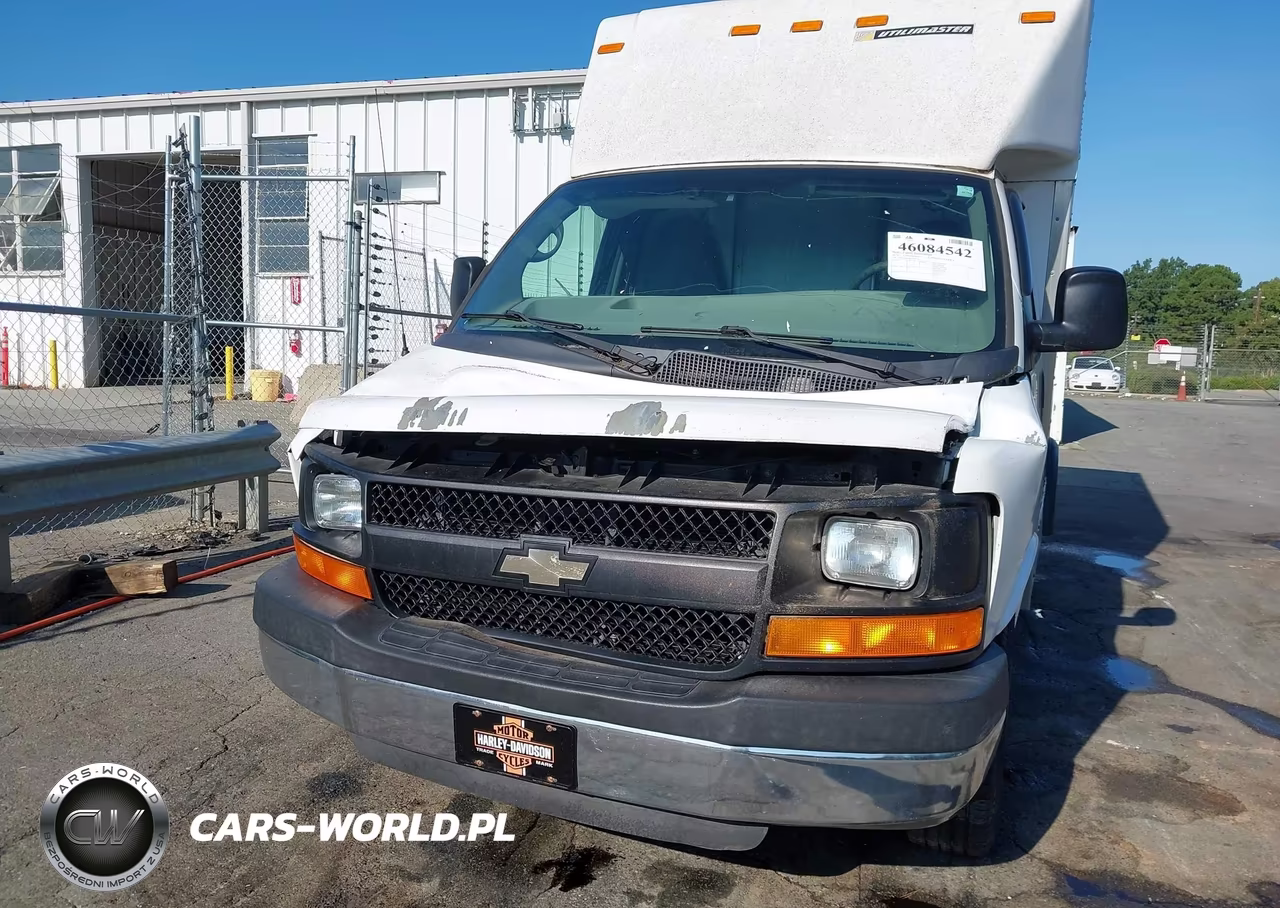 2012 Chevrolet Express Cutaway Work Van VIN:1GB0G2BA8C1129720 - 11