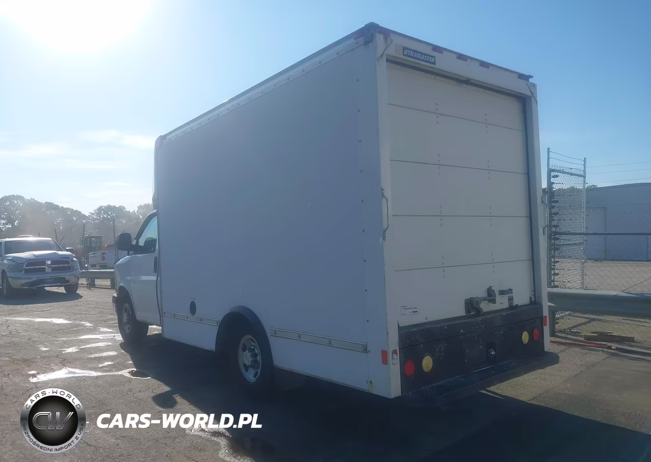 2012 Chevrolet Express Cutaway Work Van VIN:1GB0G2BA8C1129720 - 3