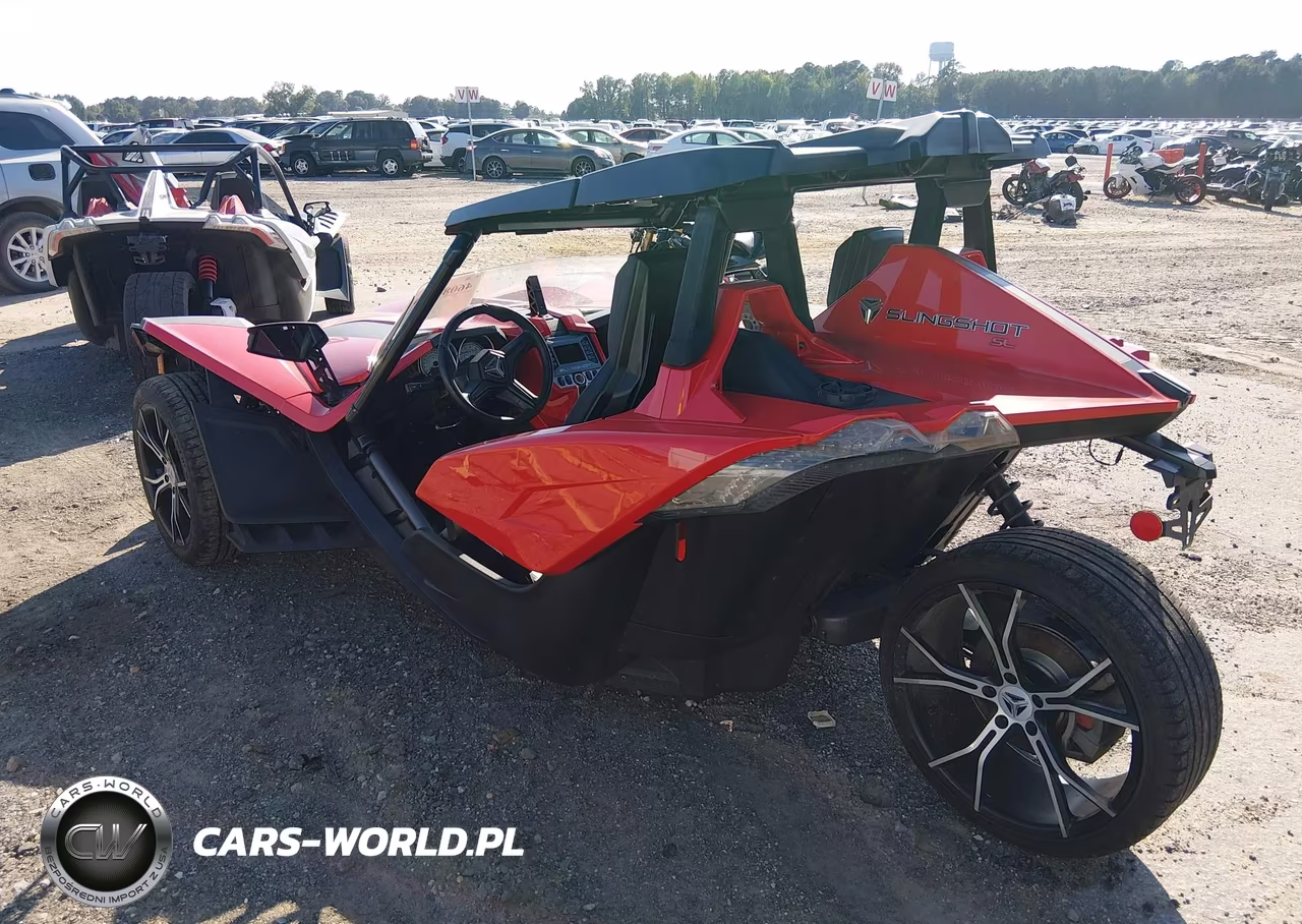 2015 Polaris Slingshot Sl VIN:57XAAPFA5F5103959 - 3