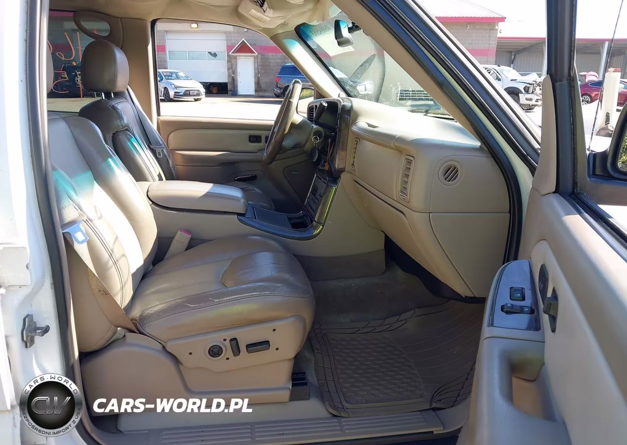 2005 GMC Yukon Denali VIN:1GKEK63U25J124343 - 5