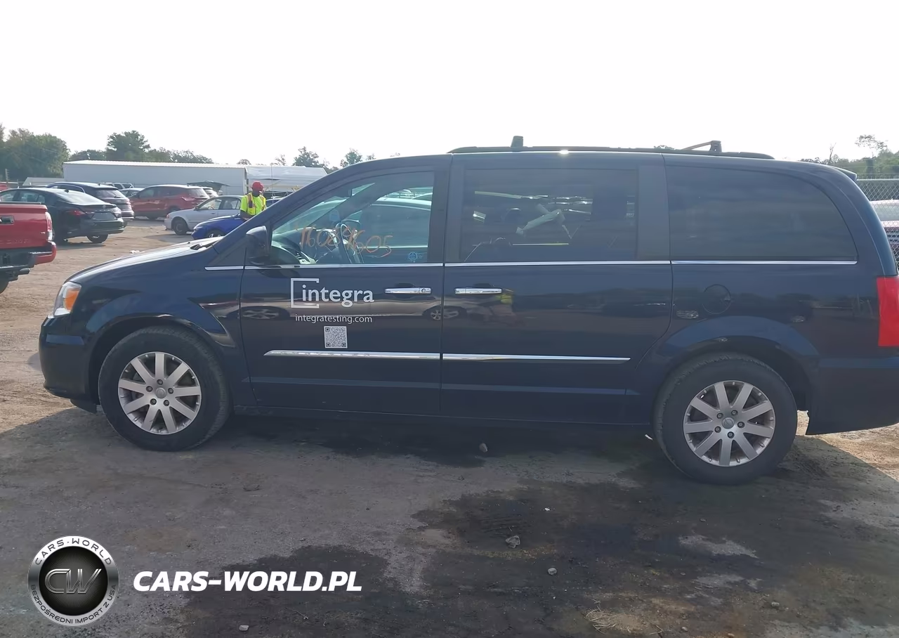 2016 Chrysler Town & Country Touring VIN:2C4RC1BG6GR200105 - 14