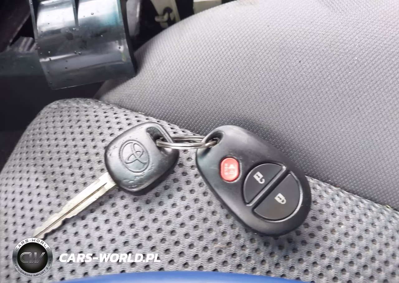 2014 Toyota Tacoma Base V6 VIN:3TMLU4EN8EM155753 - 11