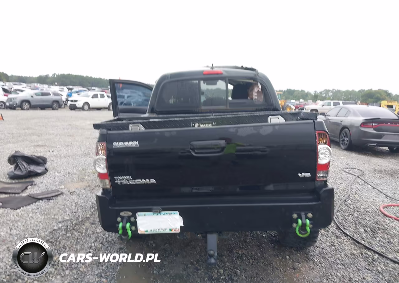 2014 Toyota Tacoma Base V6 VIN:3TMLU4EN8EM155753 - 17