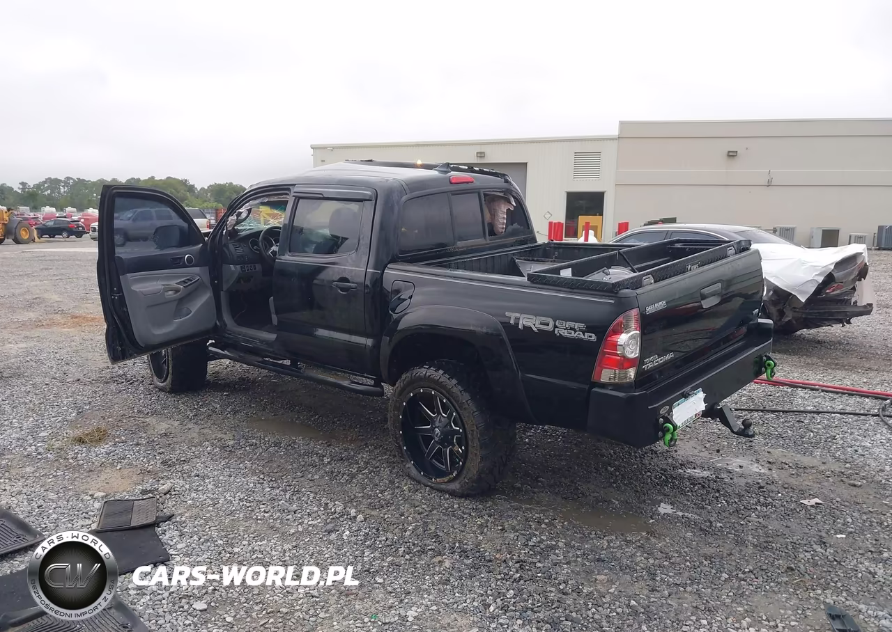 2014 Toyota Tacoma Base V6 VIN:3TMLU4EN8EM155753 - 3