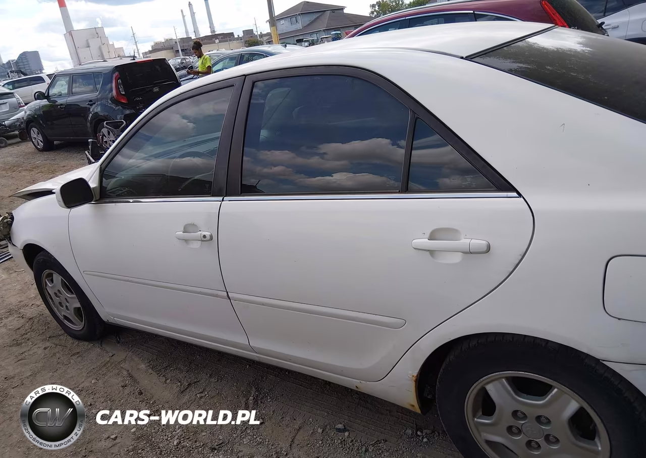 2002 Toyota Camry Le V6 VIN:4T1BF32KX2U034090 - 15