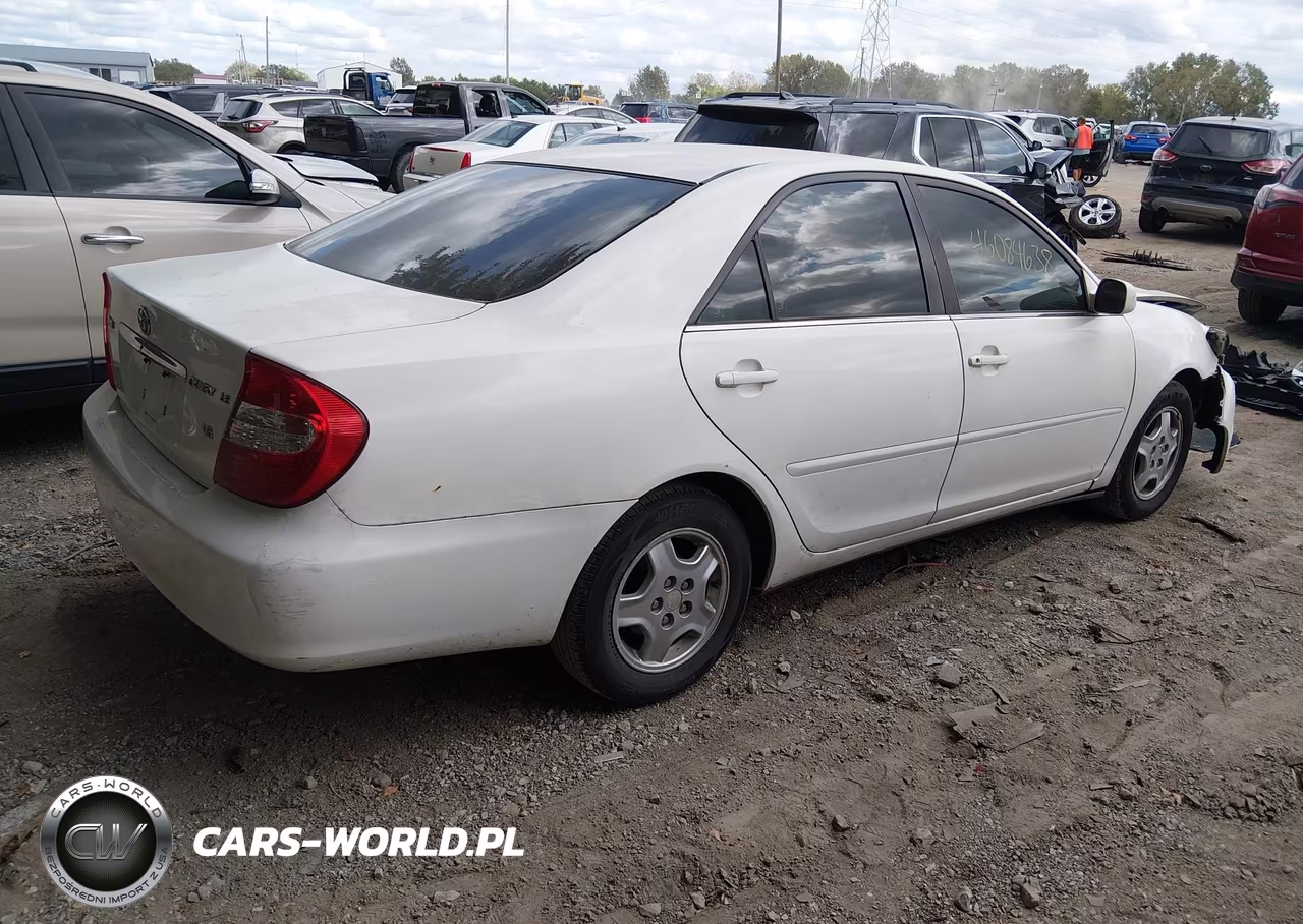 2002 Toyota Camry Le V6 VIN:4T1BF32KX2U034090 - 4