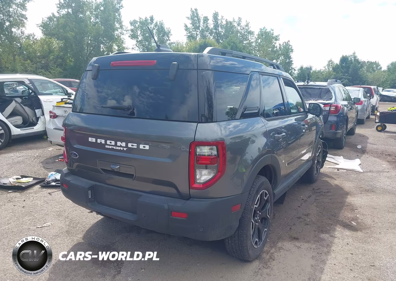 2025 Ford Bronco Sport Outer Banks VIN:3FMCR9CN5SRF64093 - 4