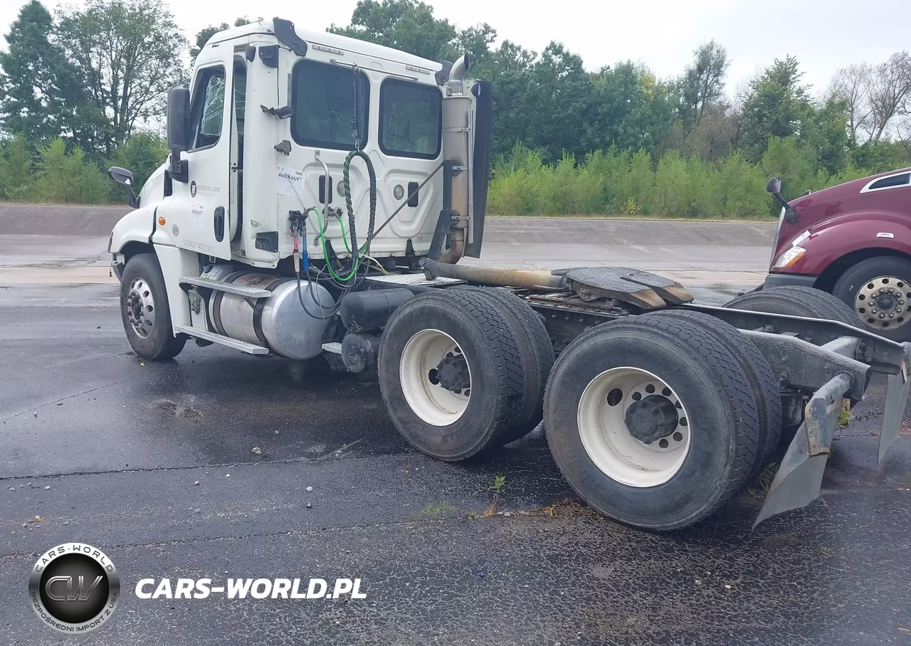 2015 Freightliner Cascadia 125 VIN:3AKJGEDV7FSGG3944 - 3