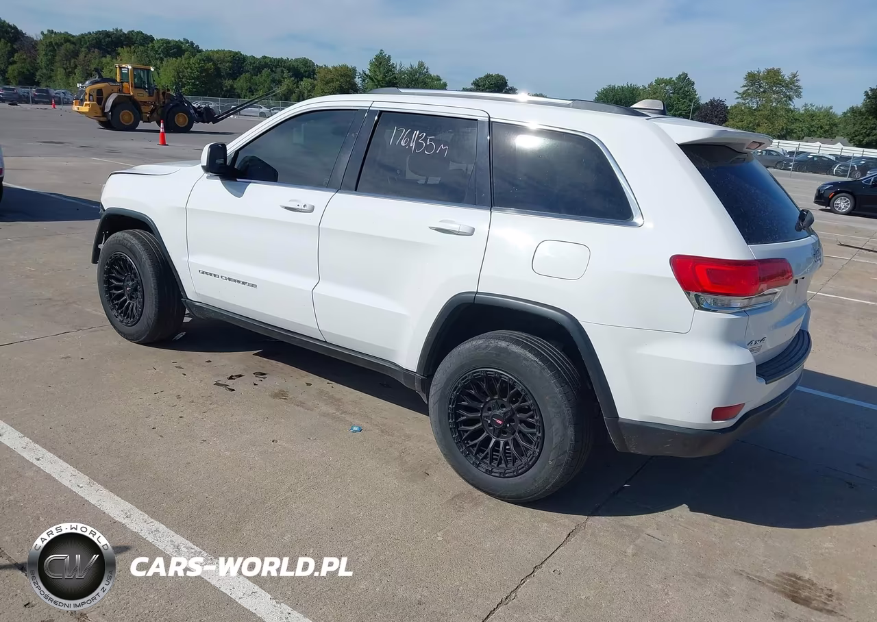 2016 Jeep Grand Cherokee Laredo VIN:1C4RJFAG7GC420785 - 3