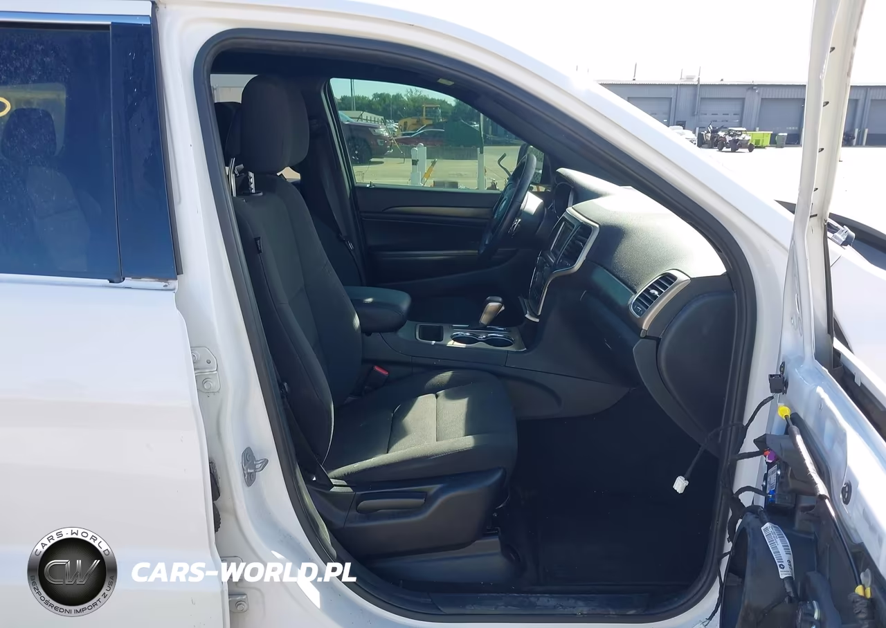 2016 Jeep Grand Cherokee Laredo VIN:1C4RJFAG7GC420785 - 5